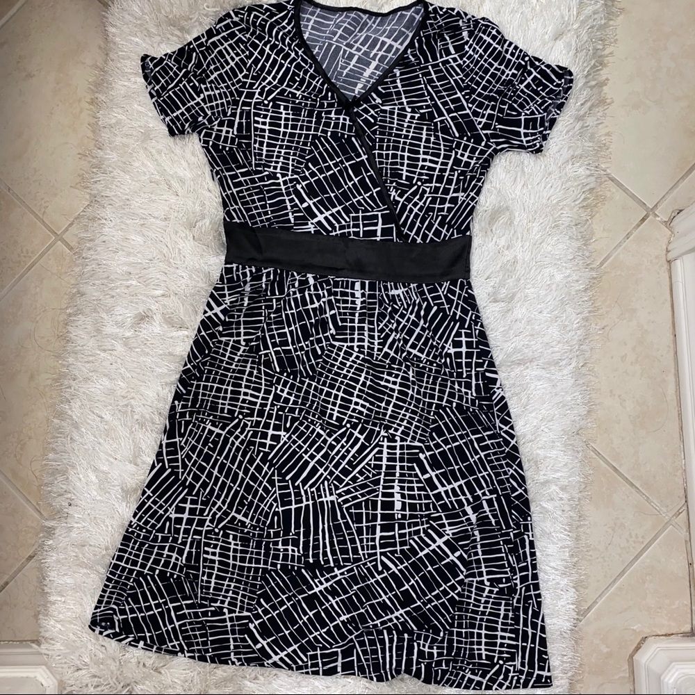 Black/white dress